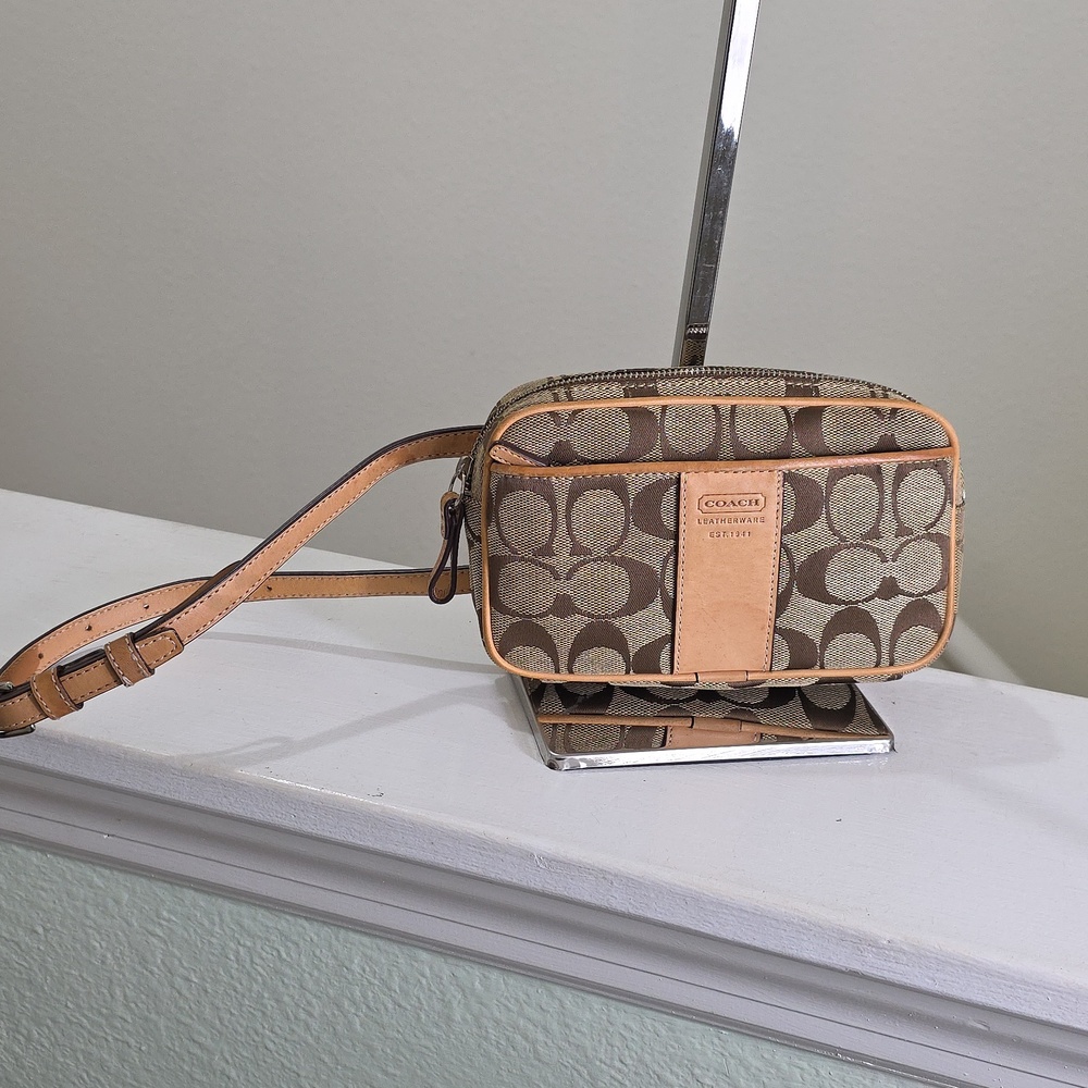 COACH 3622 Belt/Hip Bag In Signature Print Canvas/Leather Trim XS/Small  VGUC